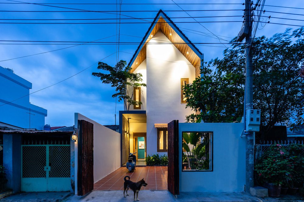 Căn Nhà Mái Chóp Đỉnh Đẹp Như Trong Truyện Cổ Ngày Xưa 1 1