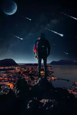 Hướng Dẫn Cách Tạo Hiệu Ứng Quang Học "Dreamer" Trong Photoshop 1 Man Standing ori 4 scaled 1 2
