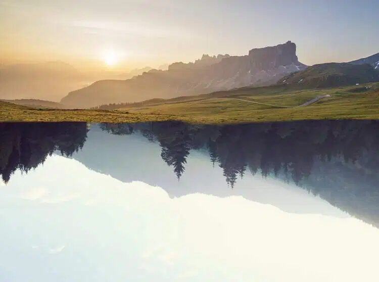 Cách tạo Phong cảnh lộn ngược siêu thực bằng Photoshop 5 cach tao phong canh lon nguoc sieu thuc bang photoshop 5
