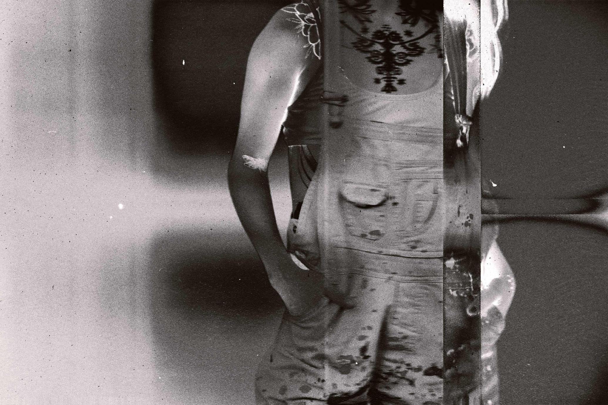 20250322192026613-negative-copier-photo-effect-6